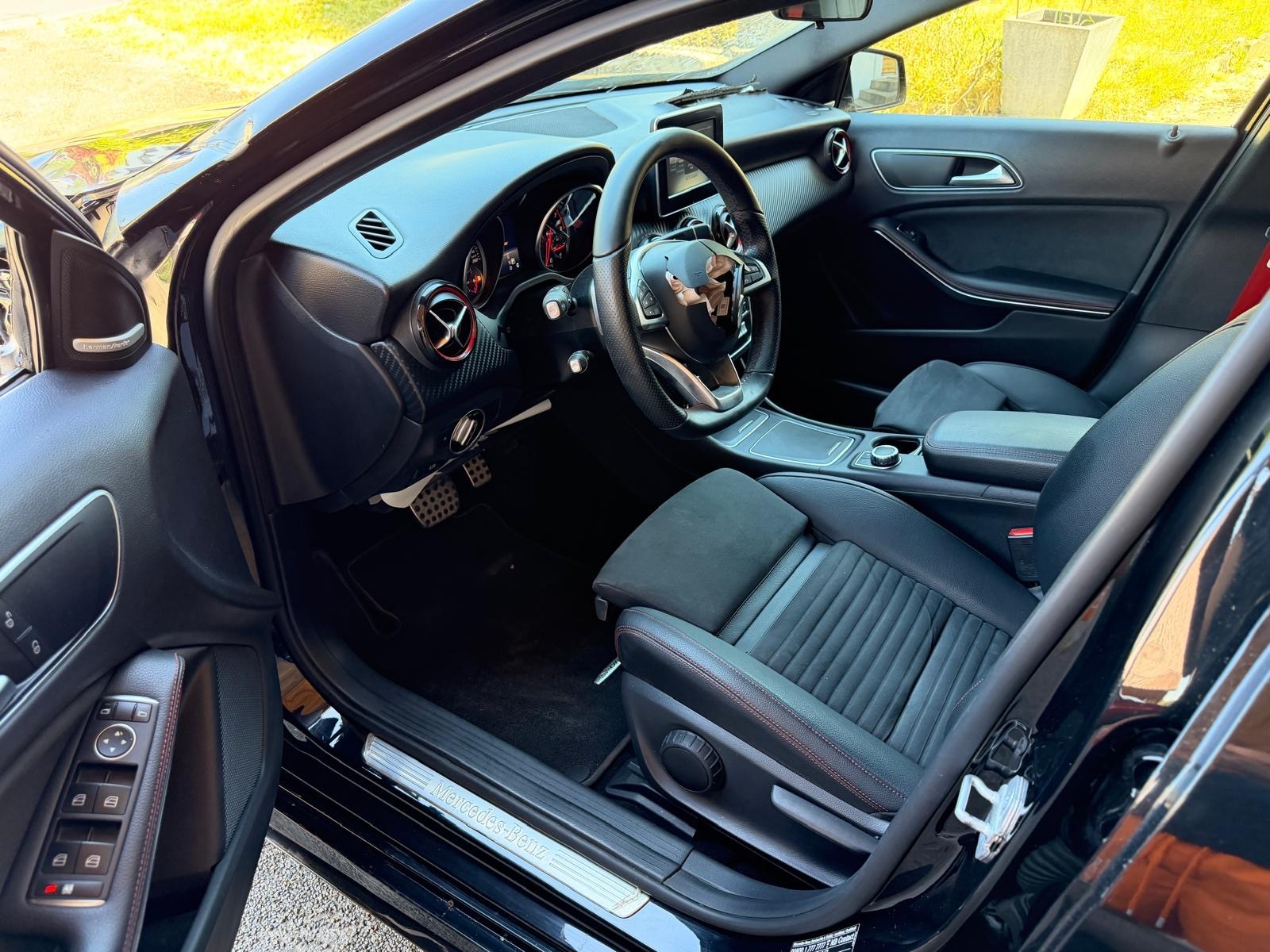 MERCEDES-BENZ A 250 Sport 4Matic 7G-DCT-image-7