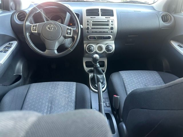 TOYOTA UrbanCruiser 1.4 D-4D Linea Luna 4WD-image-6