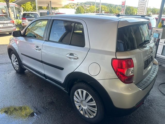 TOYOTA UrbanCruiser 1.4 D-4D Linea Luna 4WD-image-3