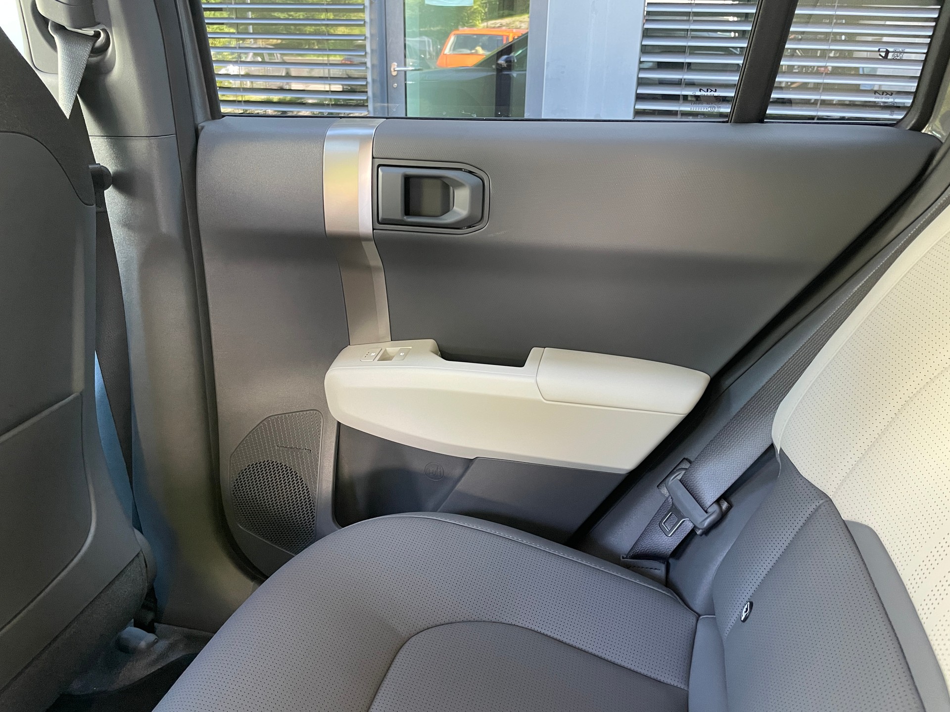 KIA KIA EV3 81,4 kWh GT-Line mit GT-Line Pack, Panoramadach, V2L, AHK (MODELL 26)-image-17