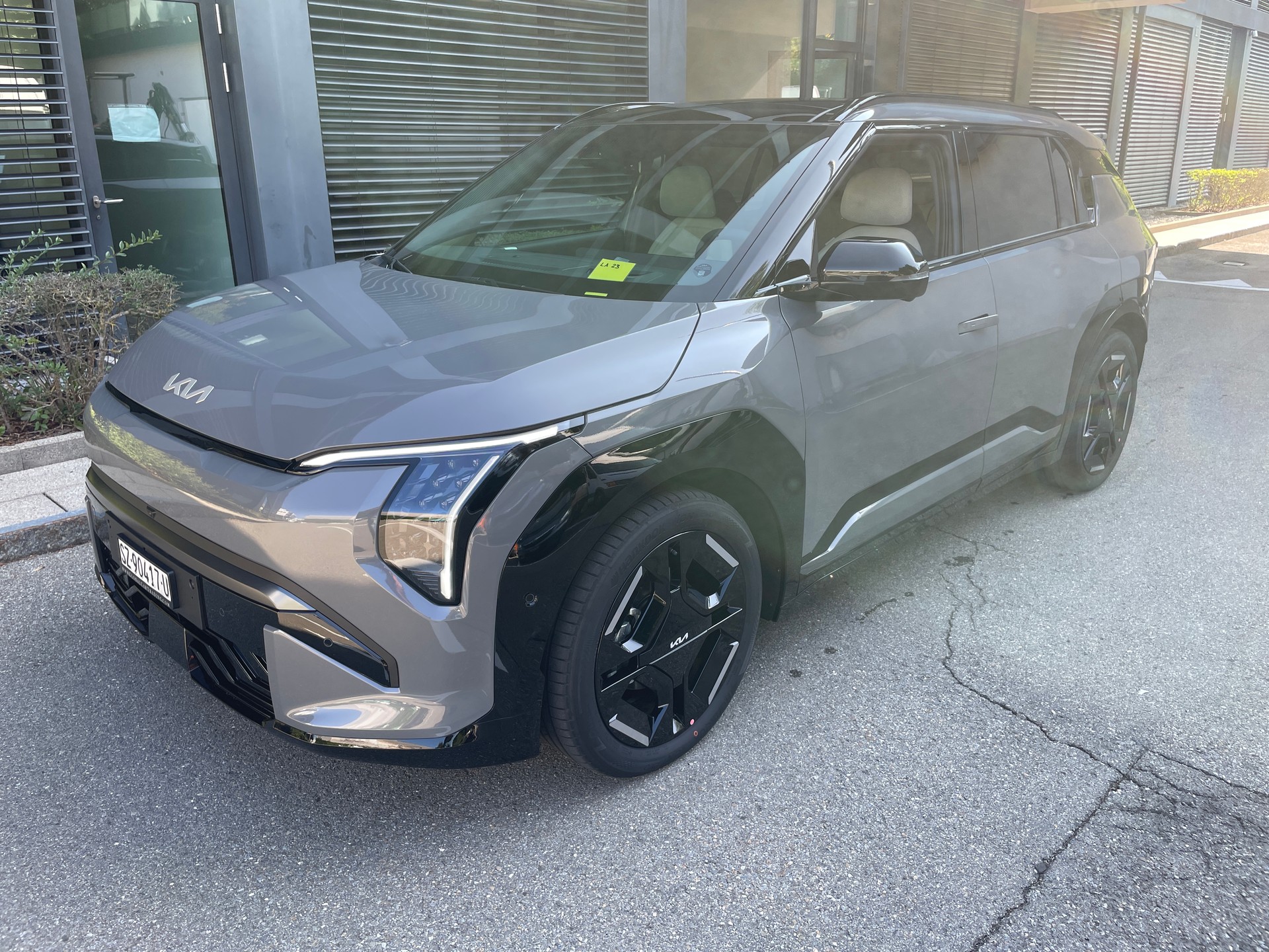 KIA KIA EV3 81,4 kWh GT-Line mit GT-Line Pack, Panoramadach, V2L, AHK (MODELL 26)-image-0