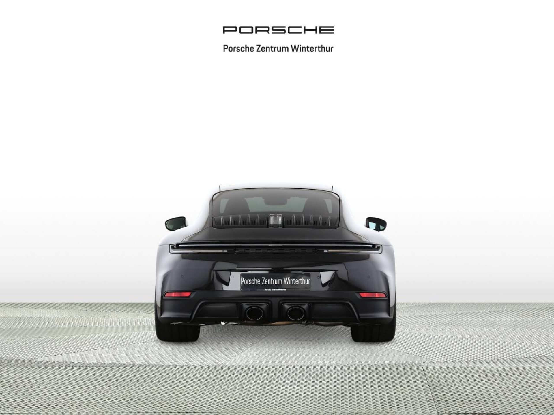 PORSCHE 911 Carrera 4 GTS-image-6