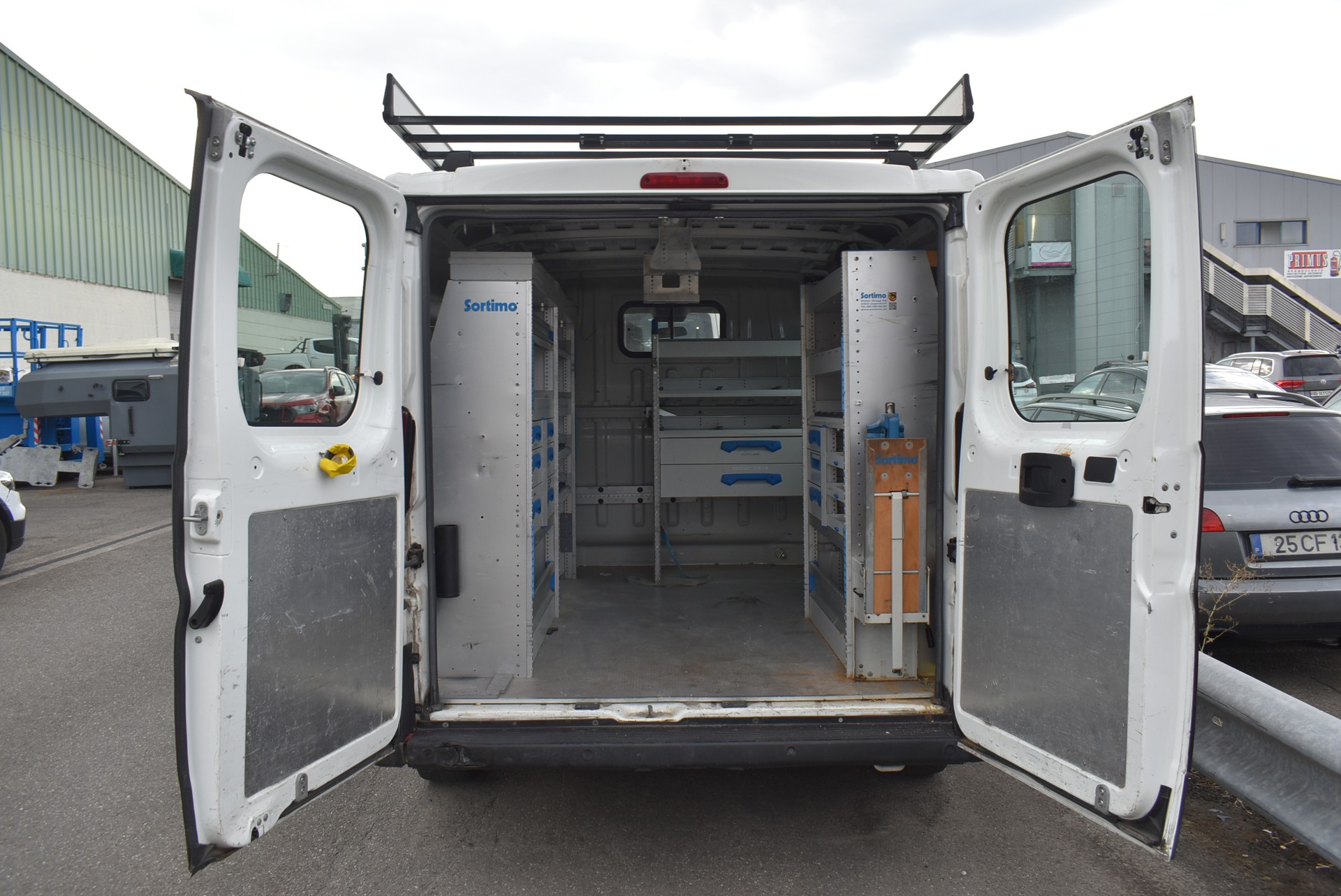 PEUGEOT Boxer 2.2 HDI 333 Active L1H1-image-2