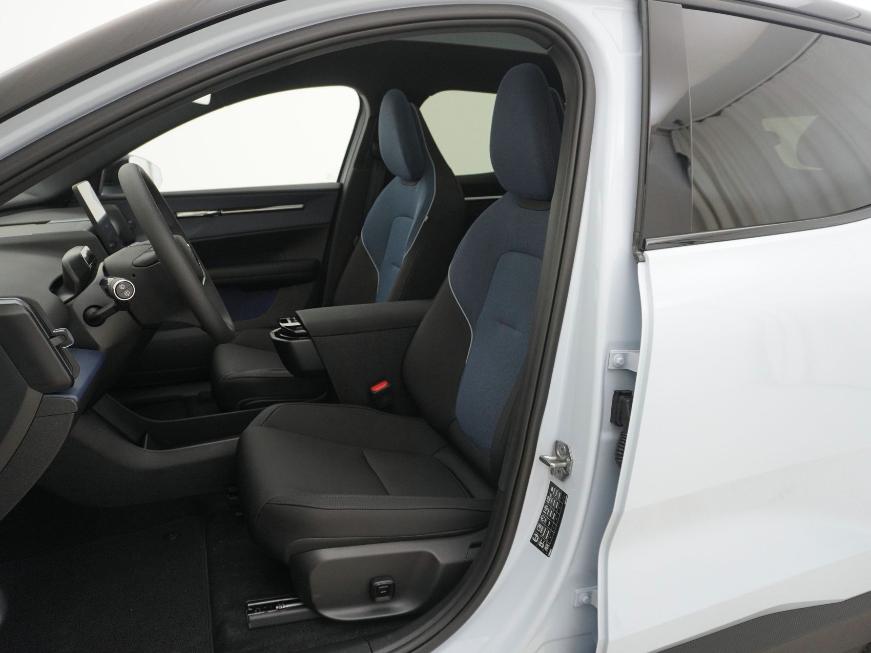 VOLVO EX 30 P8 Ultra AWD-image-11
