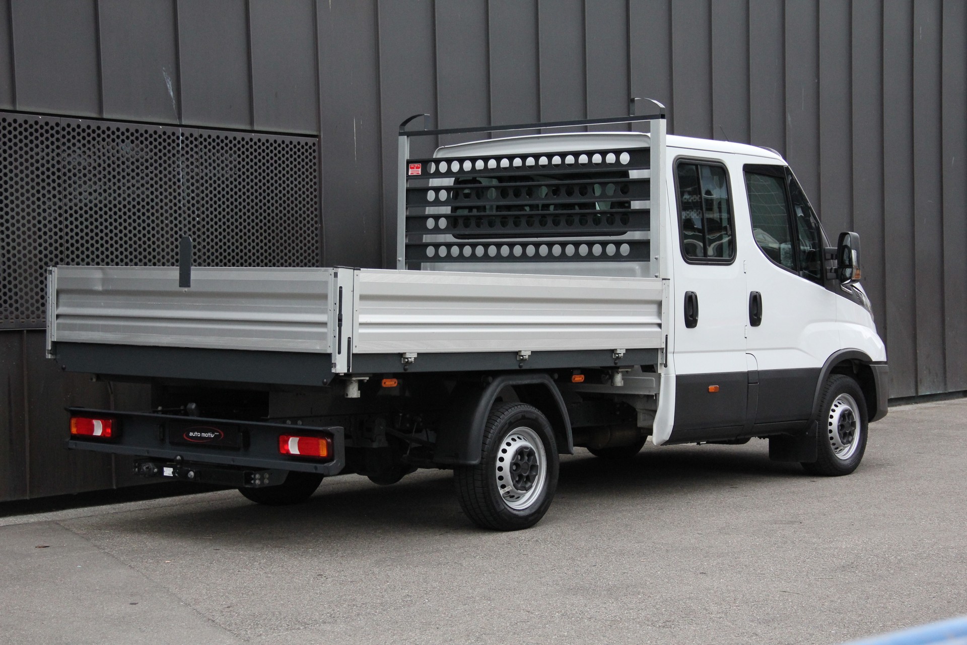 IVECO 35 C 16 A8 D *AUTOMAT* *KIPPER-3-SEITEN* *RÜCKFAHRKAMERA* *7-SITZE* *KLIMA* *ANHÄNGERKUPPLUNG* *910Kg-NUTZLAST*-image-8