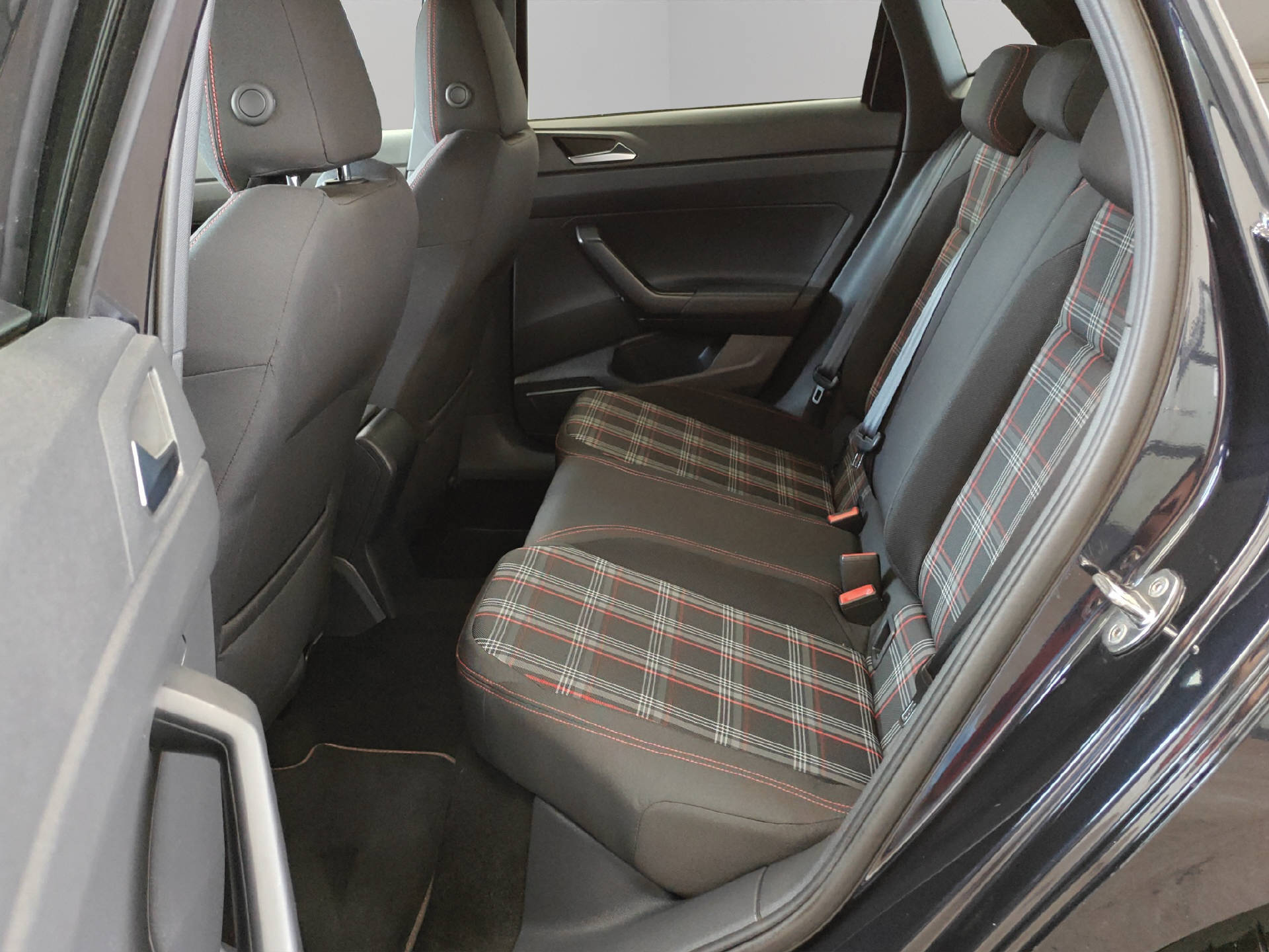VW Polo 2.0 TSI GTI DSG-image-5