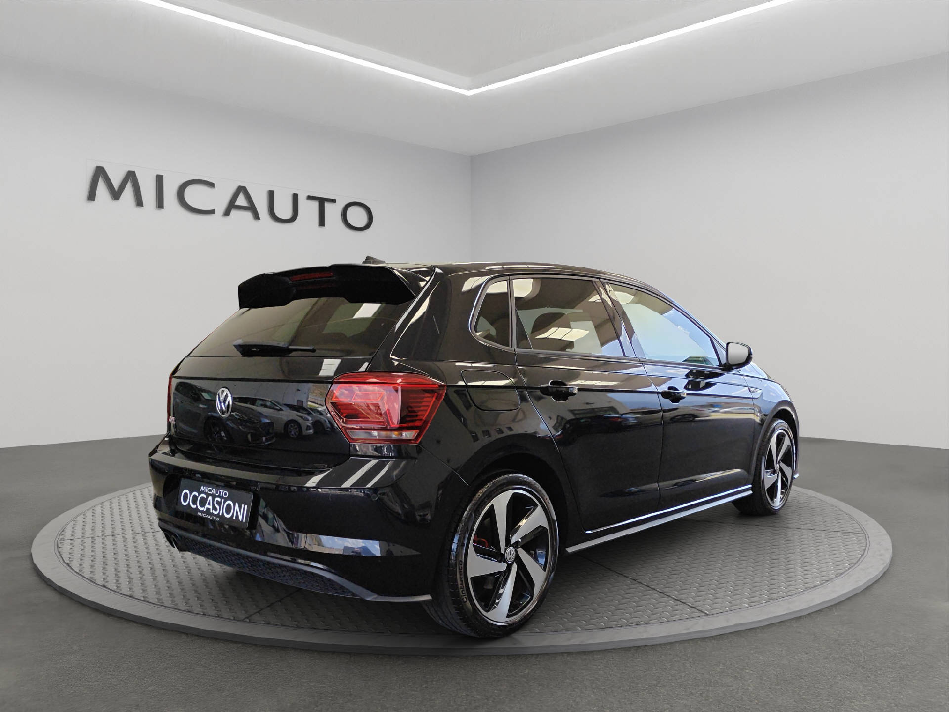 VW Polo 2.0 TSI GTI DSG-image-1
