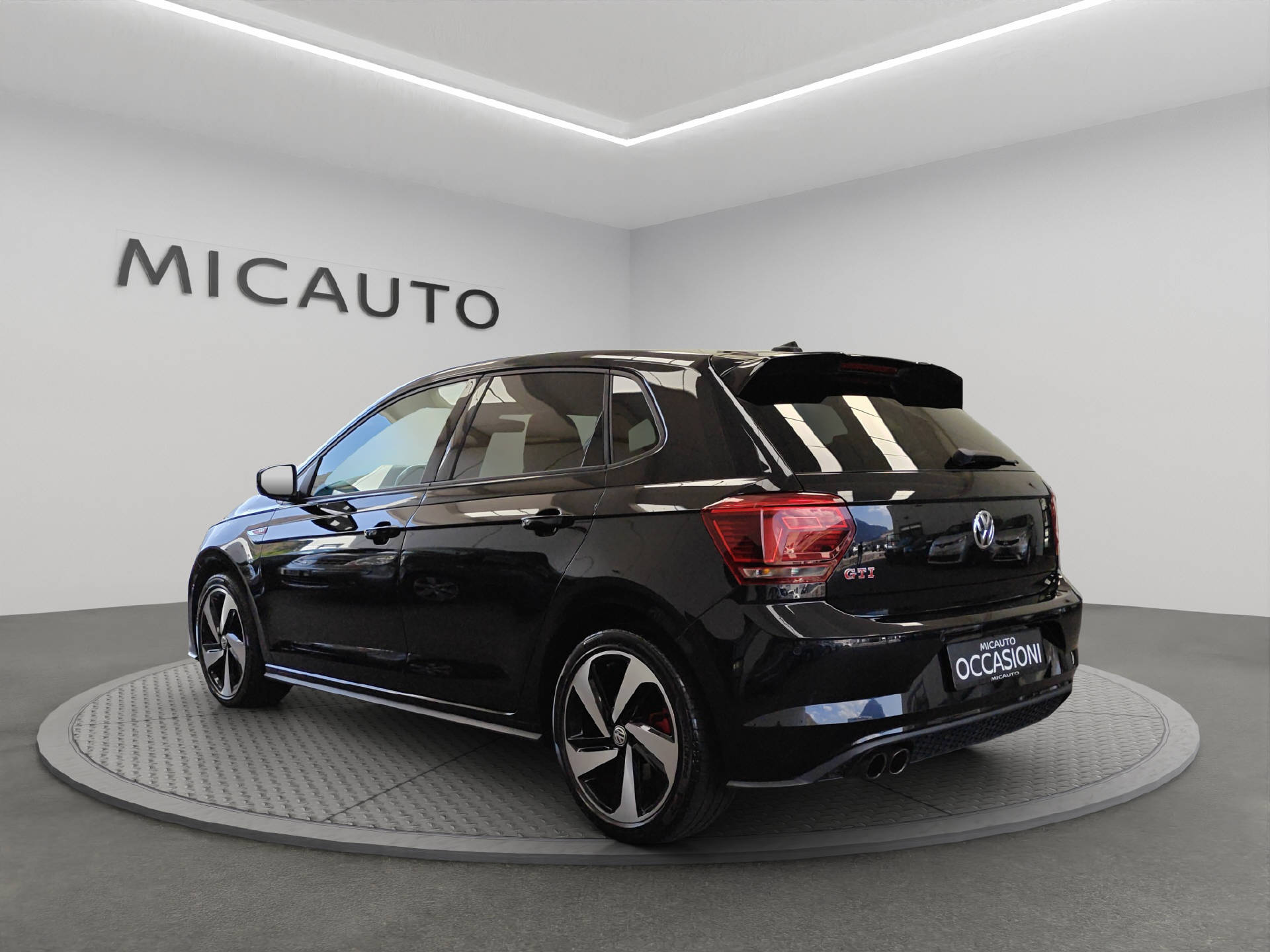 VW Polo 2.0 TSI GTI DSG-image-2