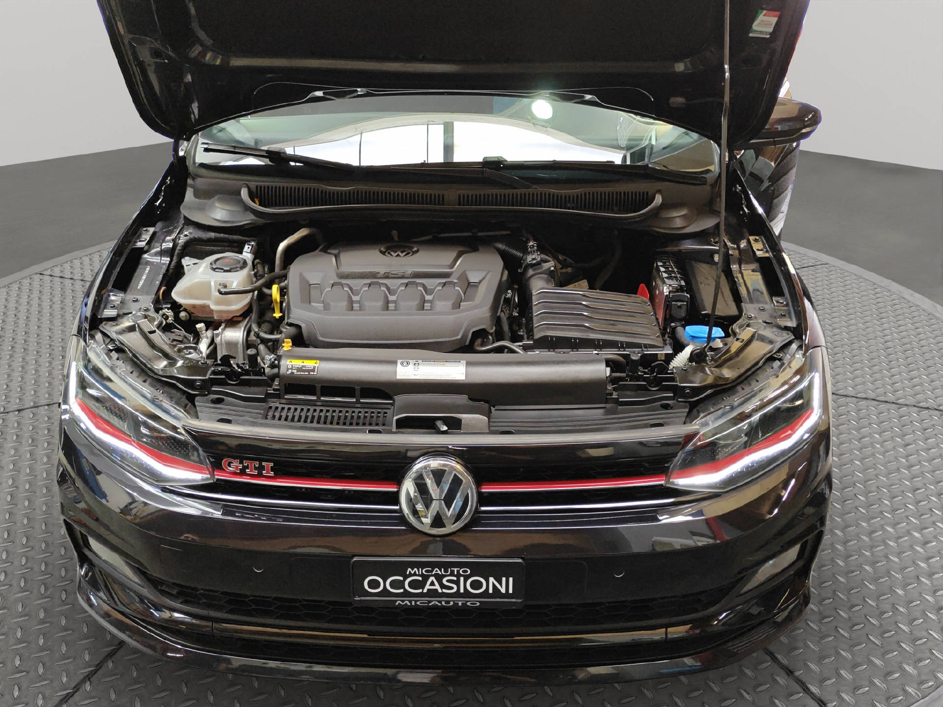 VW Polo 2.0 TSI GTI DSG-image-15