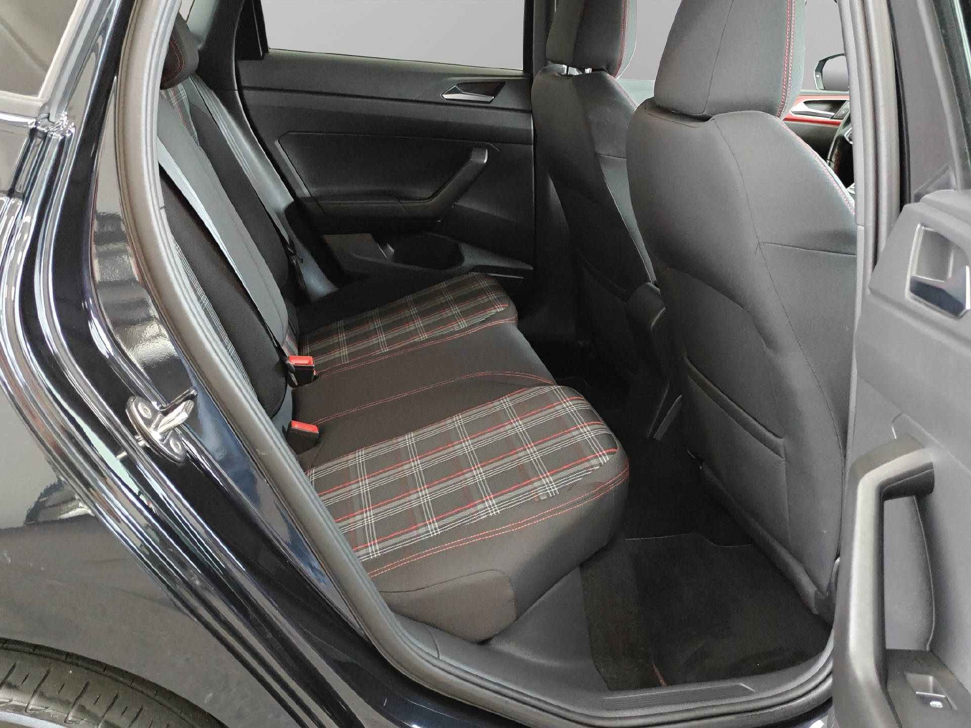 VW Polo 2.0 TSI GTI DSG-image-6