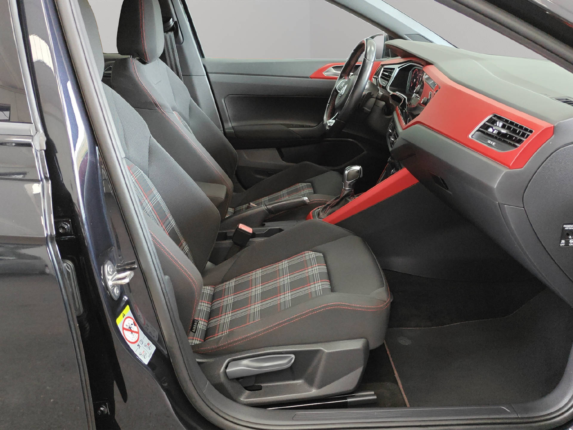 VW Polo 2.0 TSI GTI DSG-image-7