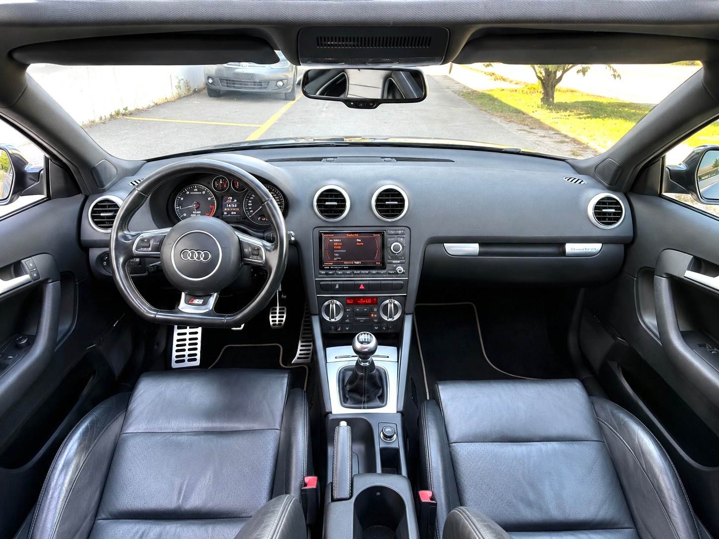 AUDI S3 Sportback 2.0 TFSI quattro-image-9