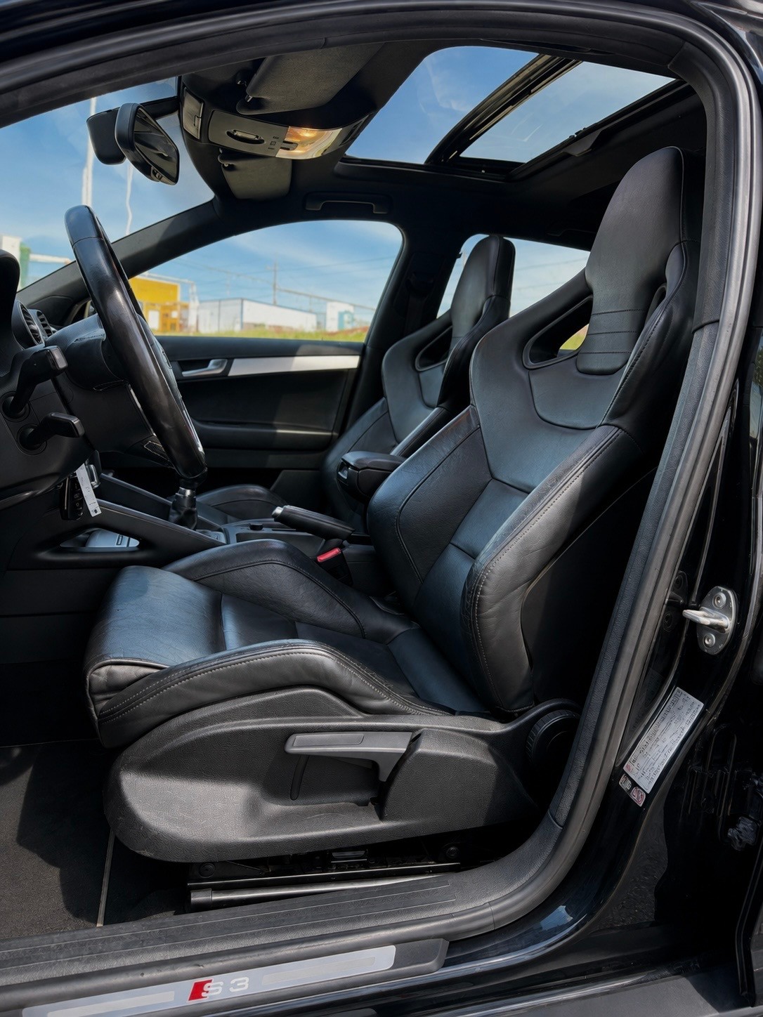 AUDI S3 Sportback 2.0 TFSI quattro-image-2