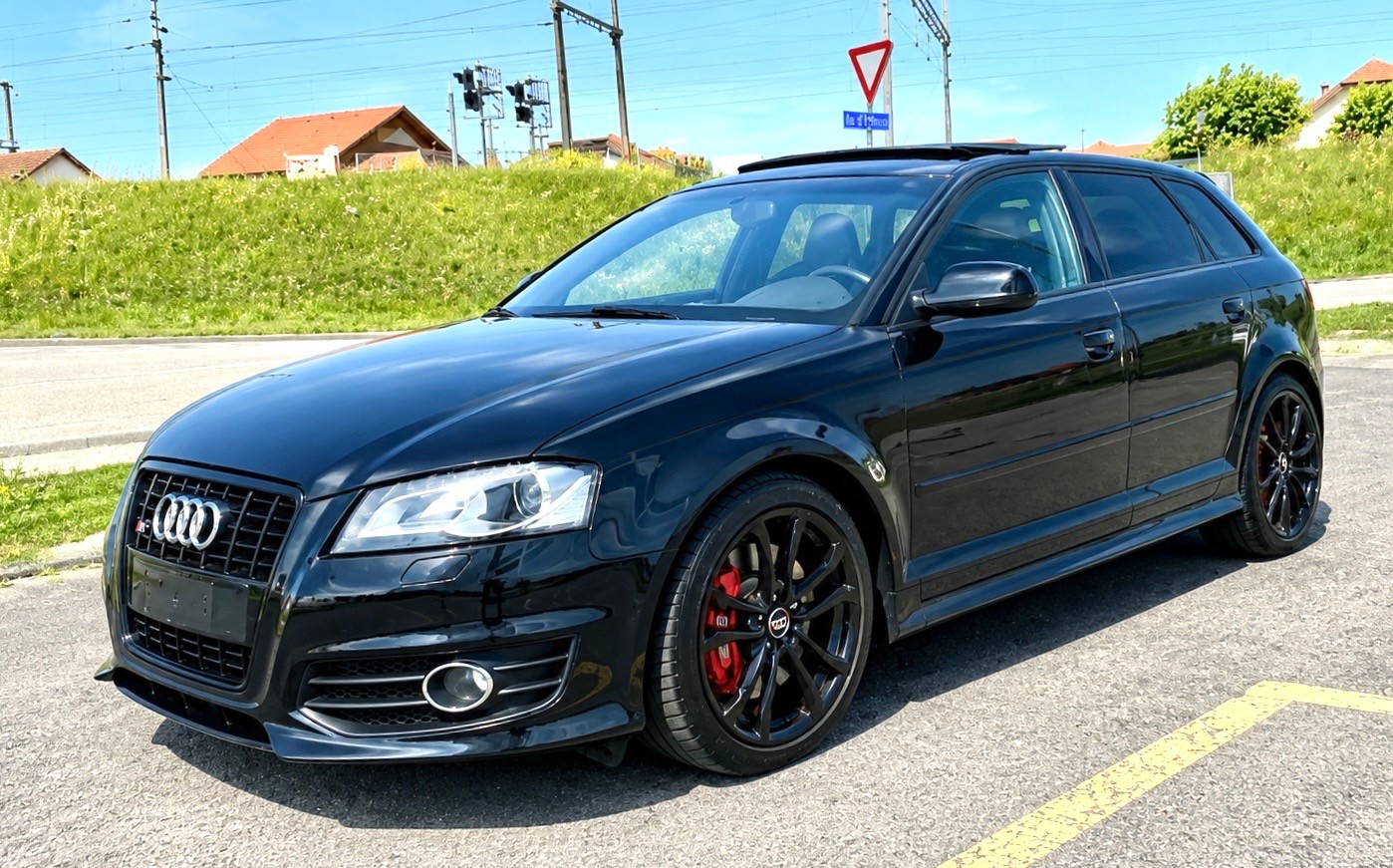 AUDI S3 Sportback 2.0 TFSI quattro-image-4