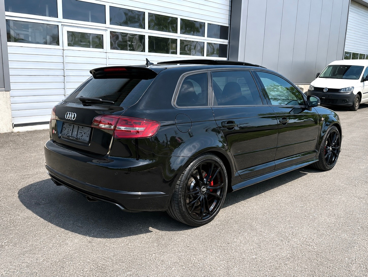 AUDI S3 Sportback 2.0 TFSI quattro-image-6