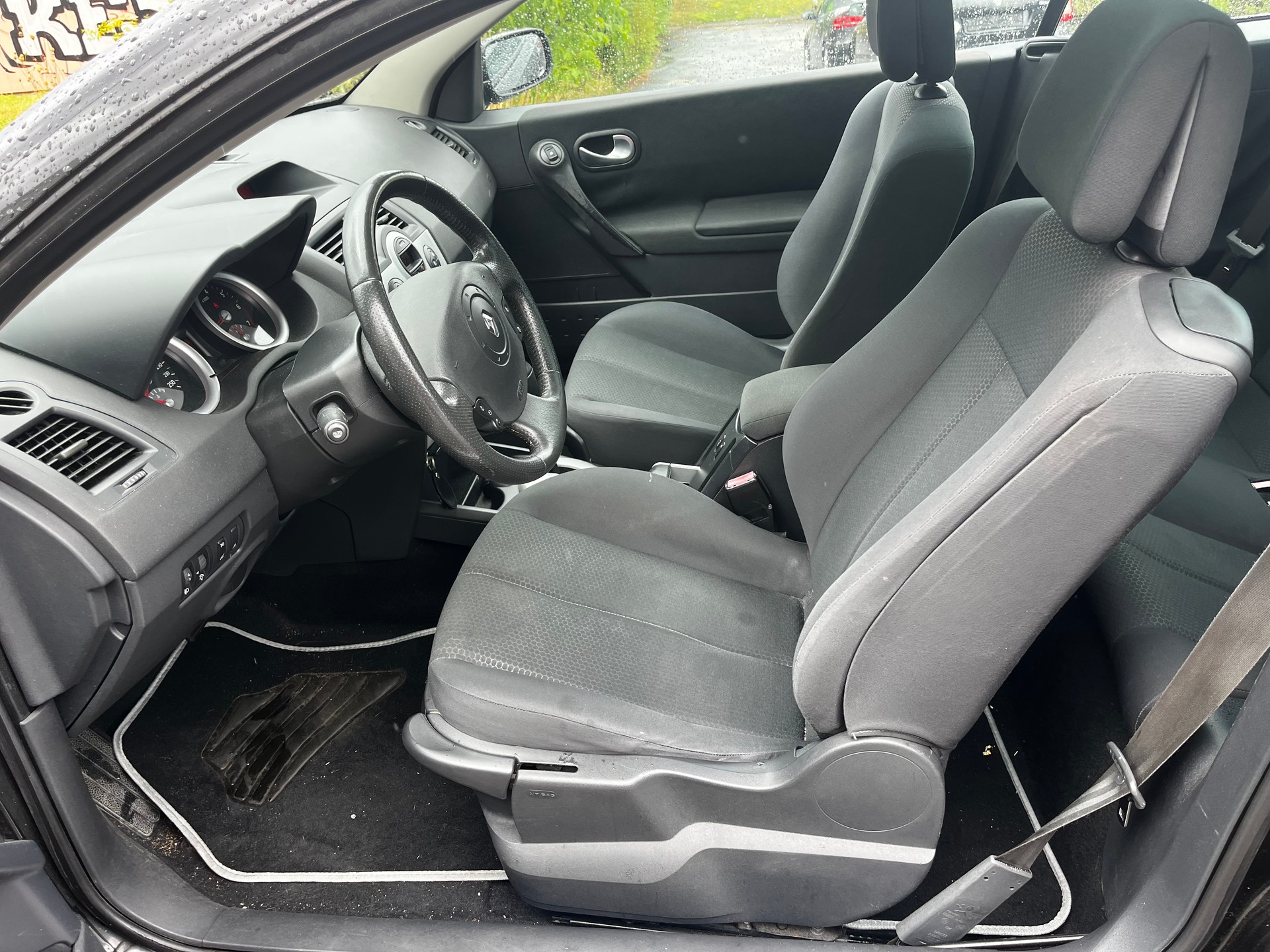 RENAULT MEGANE-image-8