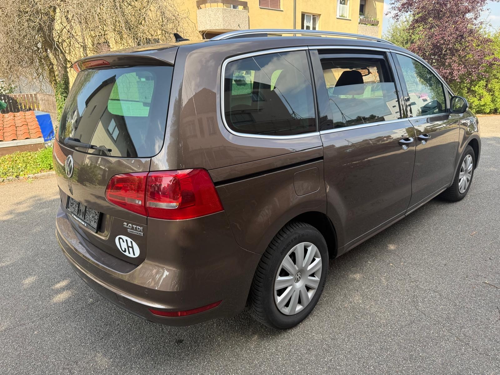 VW Sharan 2.0 TDI BMT Highline 4Motion-image-2