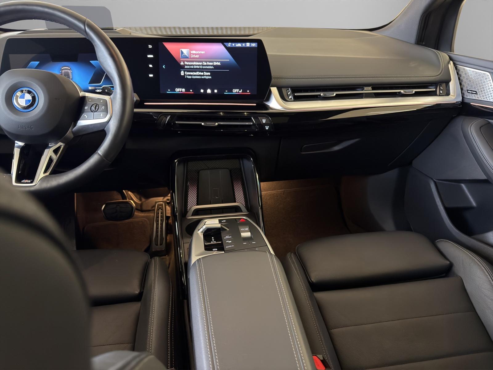 BMW 230e xDrive Active Tourer M-SportPaket-image-14