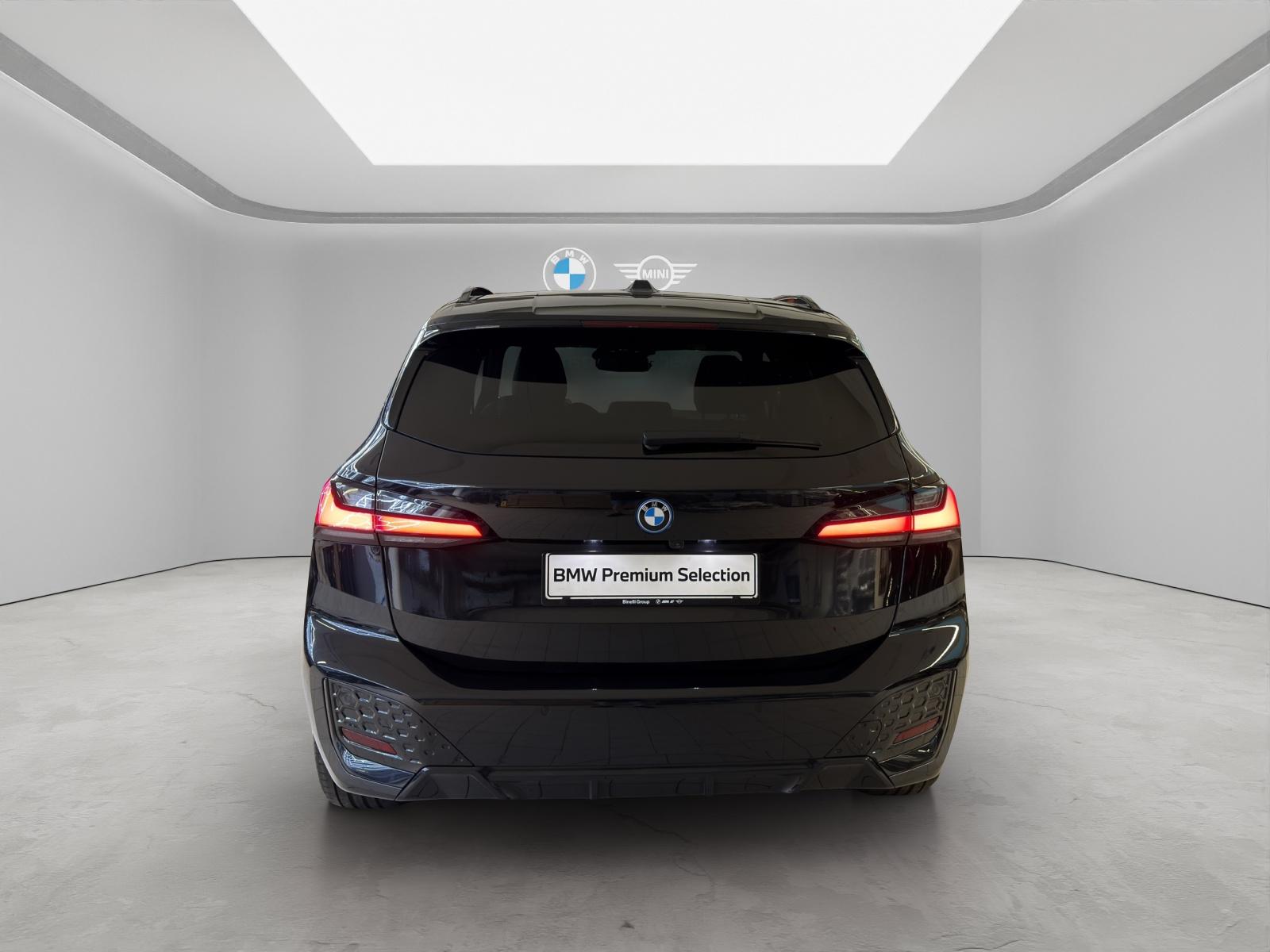 BMW 230e xDrive Active Tourer M-SportPaket-image-4