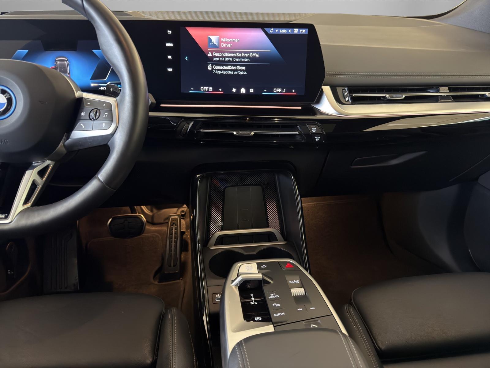 BMW 230e xDrive Active Tourer M-SportPaket-image-15