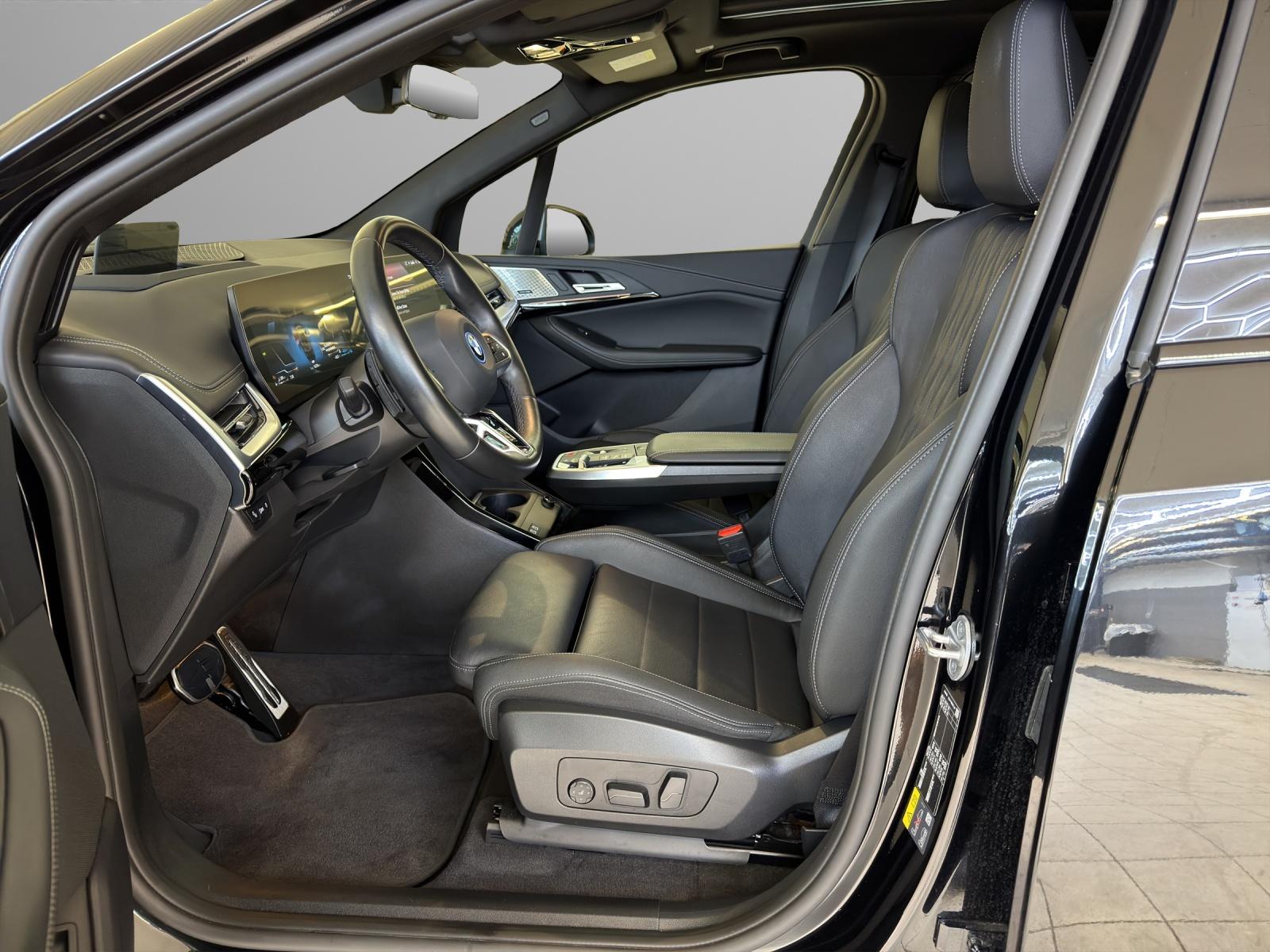 BMW 230e xDrive Active Tourer M-SportPaket-image-11