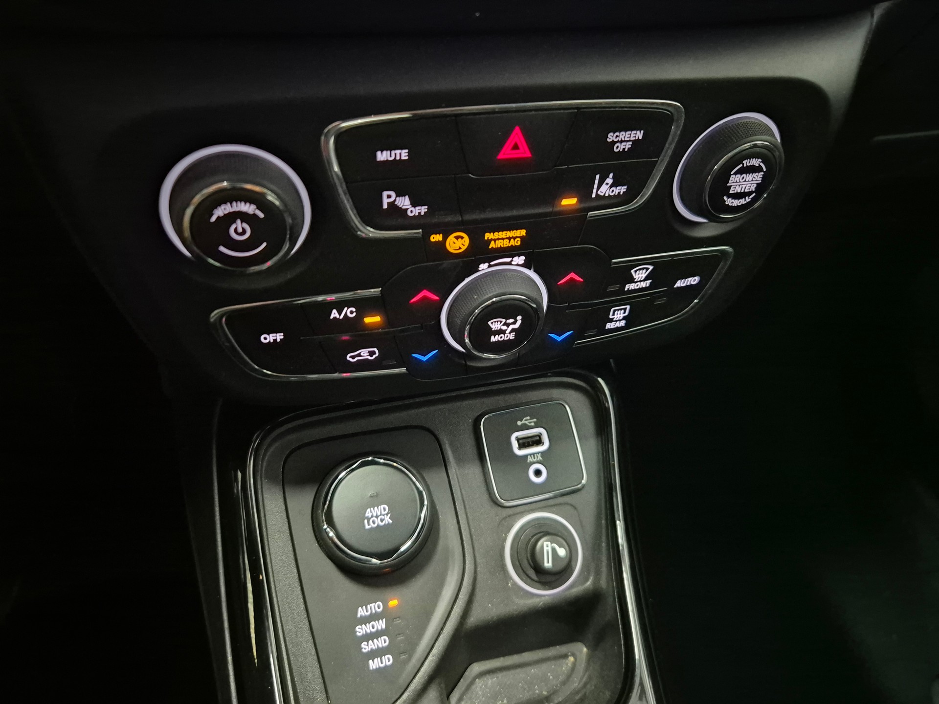 JEEP Compass 2.0CRD Opening Edition AWD 9ATX-image-11