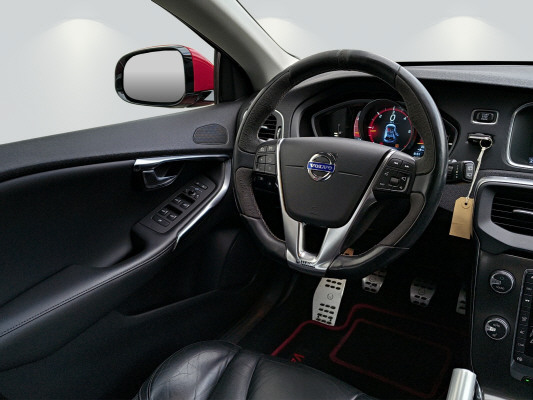 VOLVO V40 D3 Summum-image-4