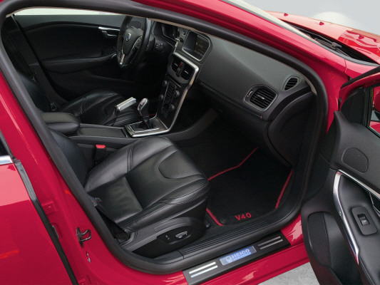 VOLVO V40 D3 Summum-image-6