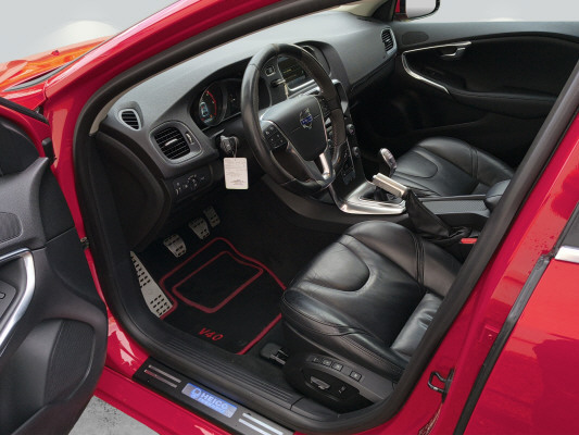 VOLVO V40 D3 Summum-image-9