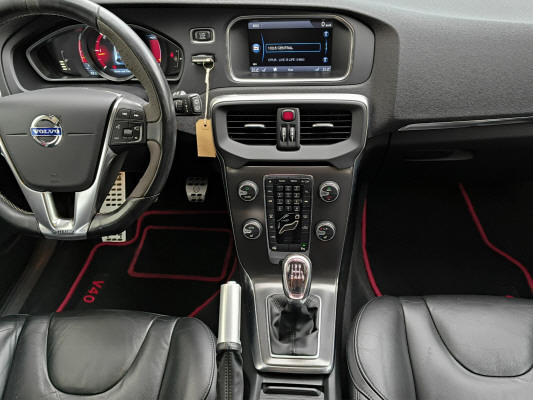 VOLVO V40 D3 Summum-image-5