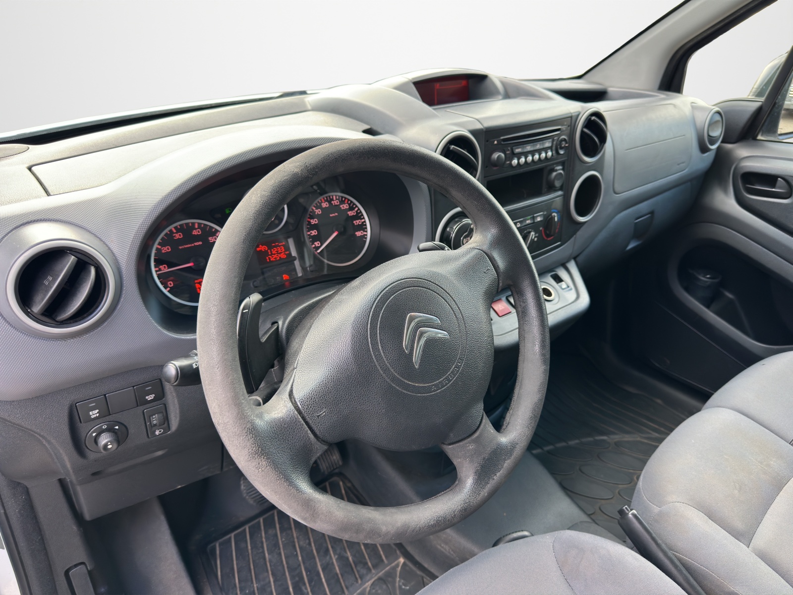 CITROEN Berlingo 1.6 HDi 90 Komfort 3Plätzer.. Halbautomat.. ab Platz..-image-9