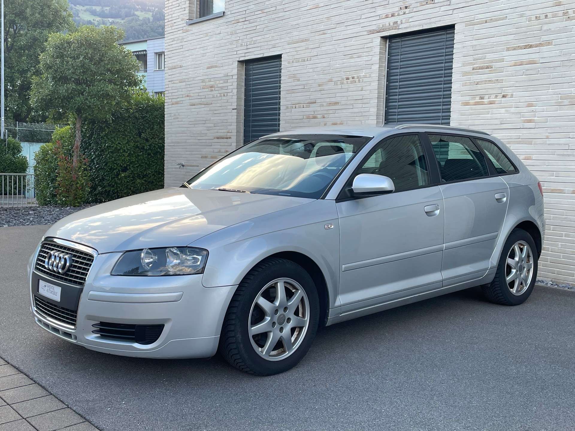 AUDI A3 Sportback 2.0 Turbo FSI Ambiente quattro-image-2