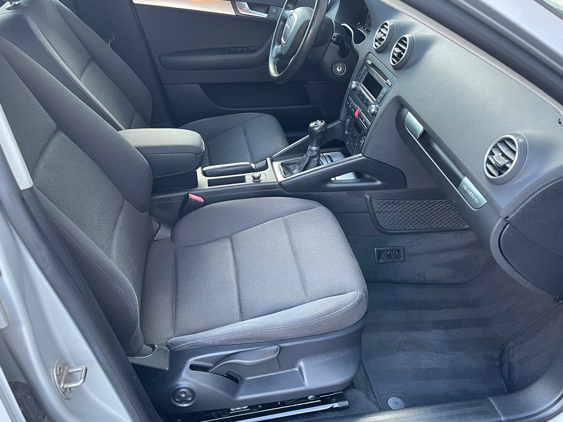 AUDI A3 Sportback 2.0 Turbo FSI Ambiente quattro-image-14