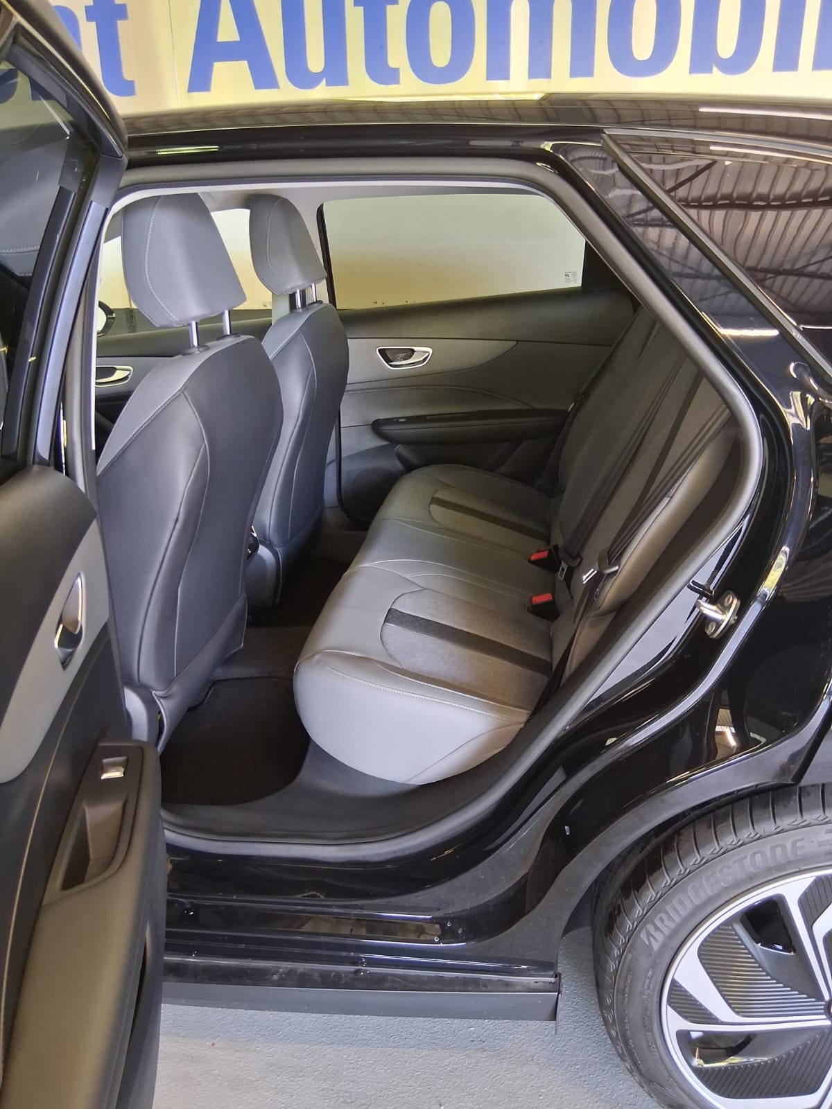 MG 4 EV 64kWh Luxury-image-9