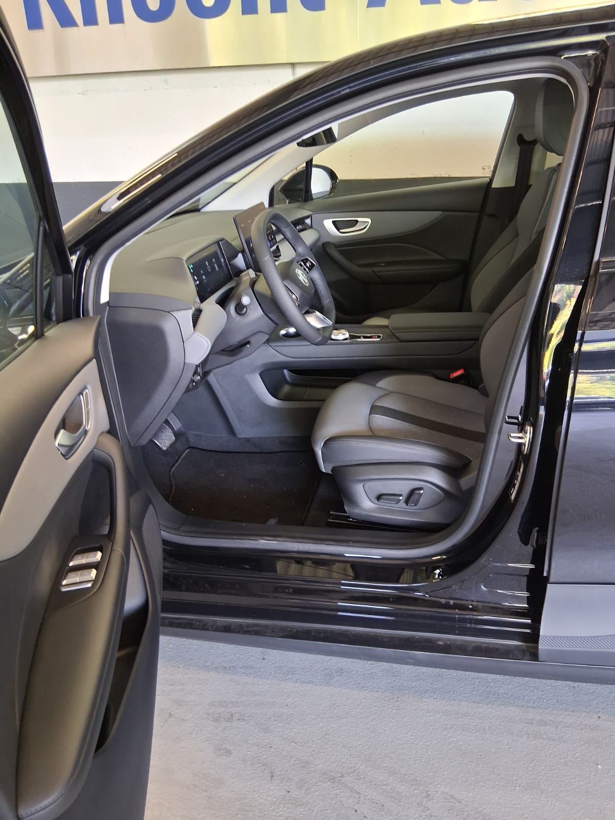 MG 4 EV 64kWh Luxury-image-10