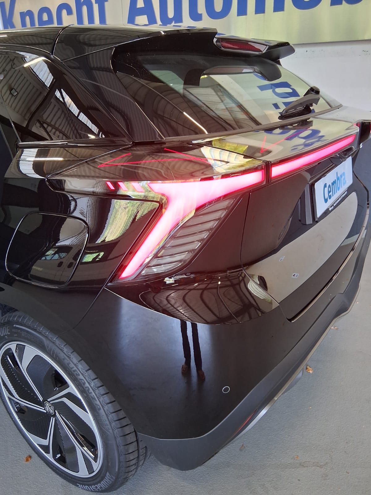 MG 4 EV 64kWh Luxury-image-4