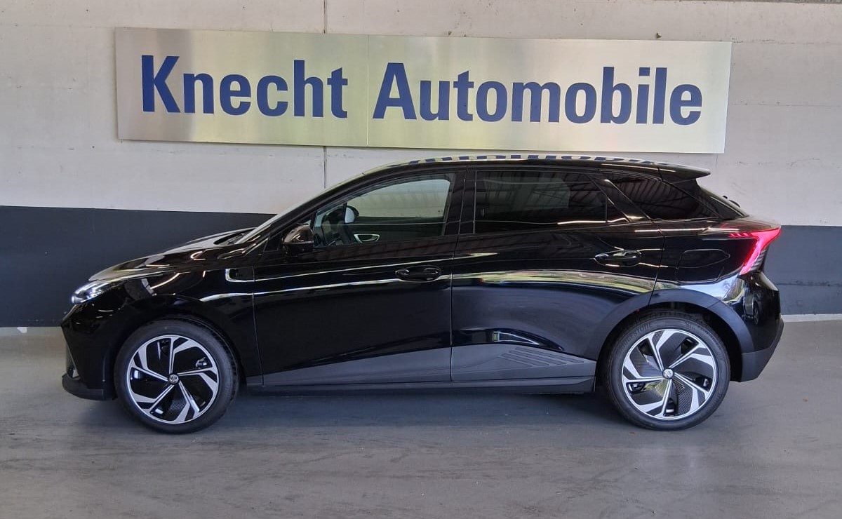 MG 4 EV 64kWh Luxury-image-0