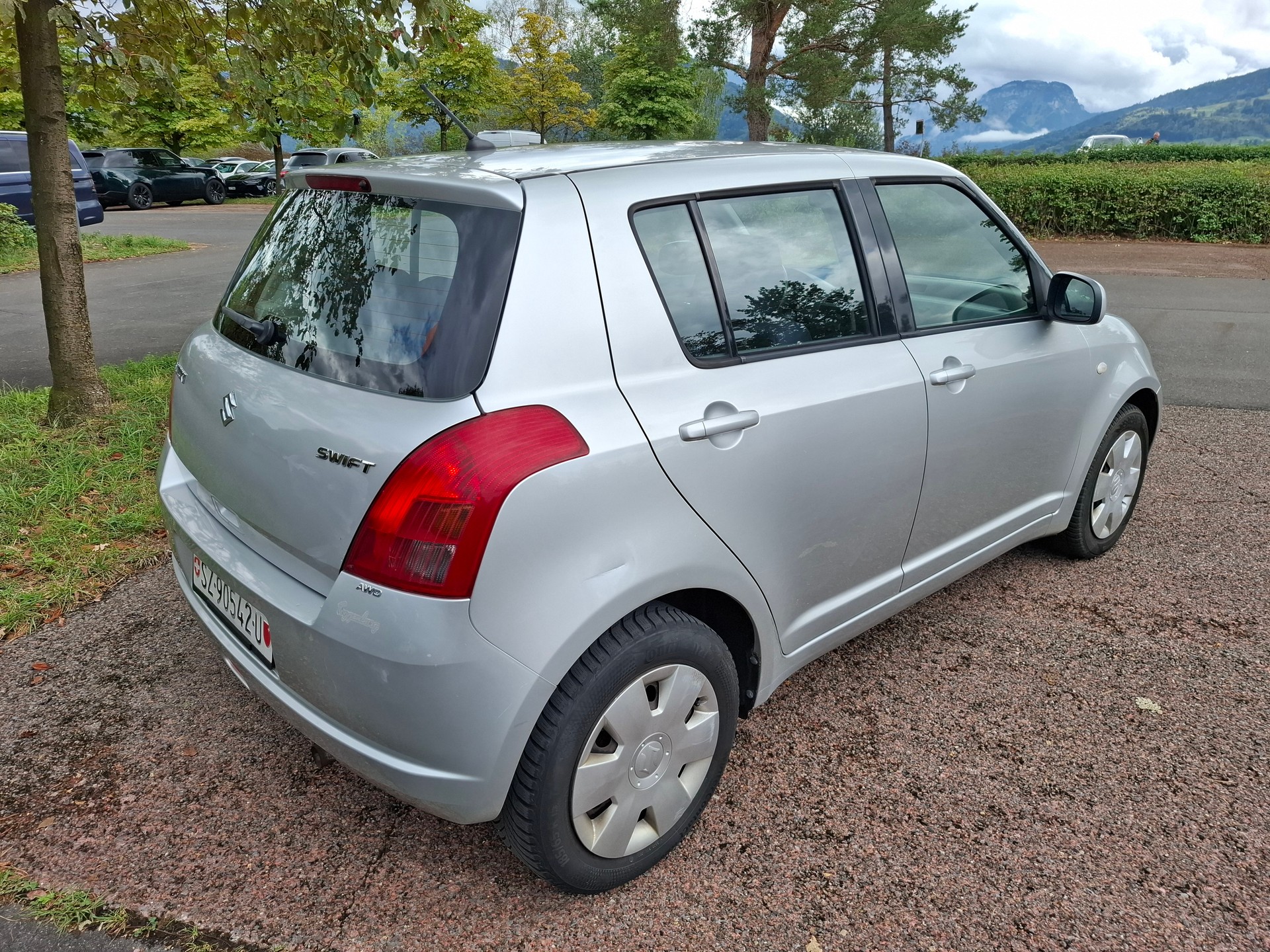 SUZUKI Swift 1.3i 16V GL 4x4-image-5