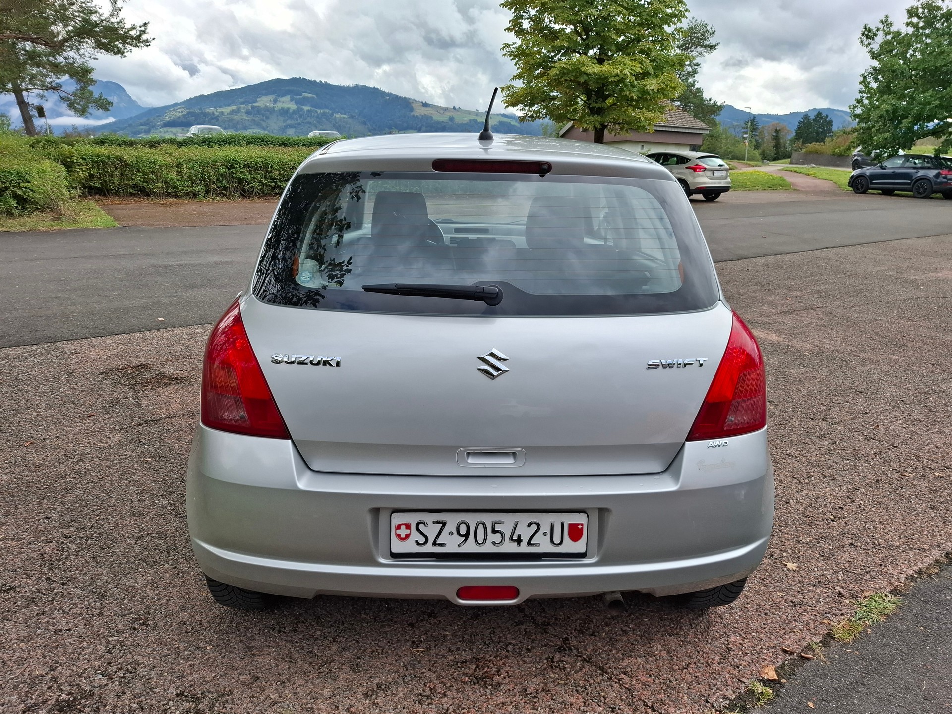 SUZUKI Swift 1.3i 16V GL 4x4-image-7