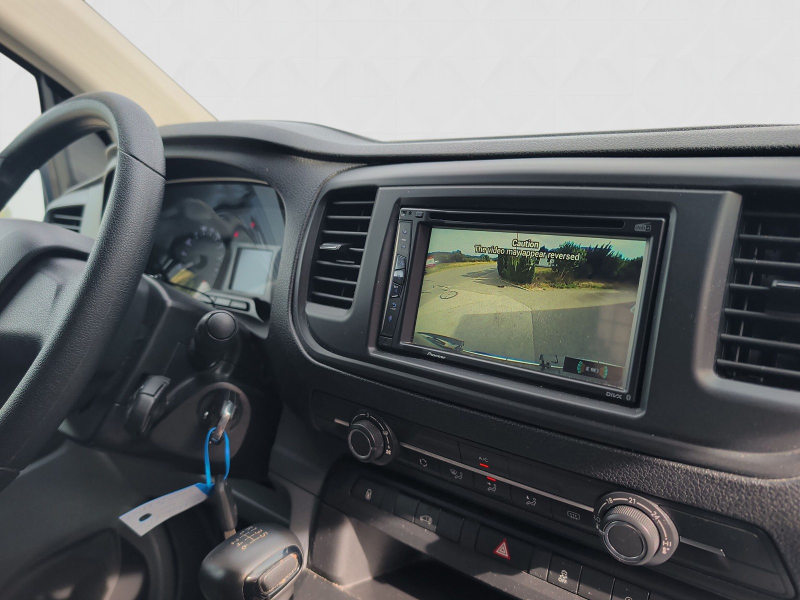 TOYOTA Proace 1.5D Panel Van Medium Active-image-9