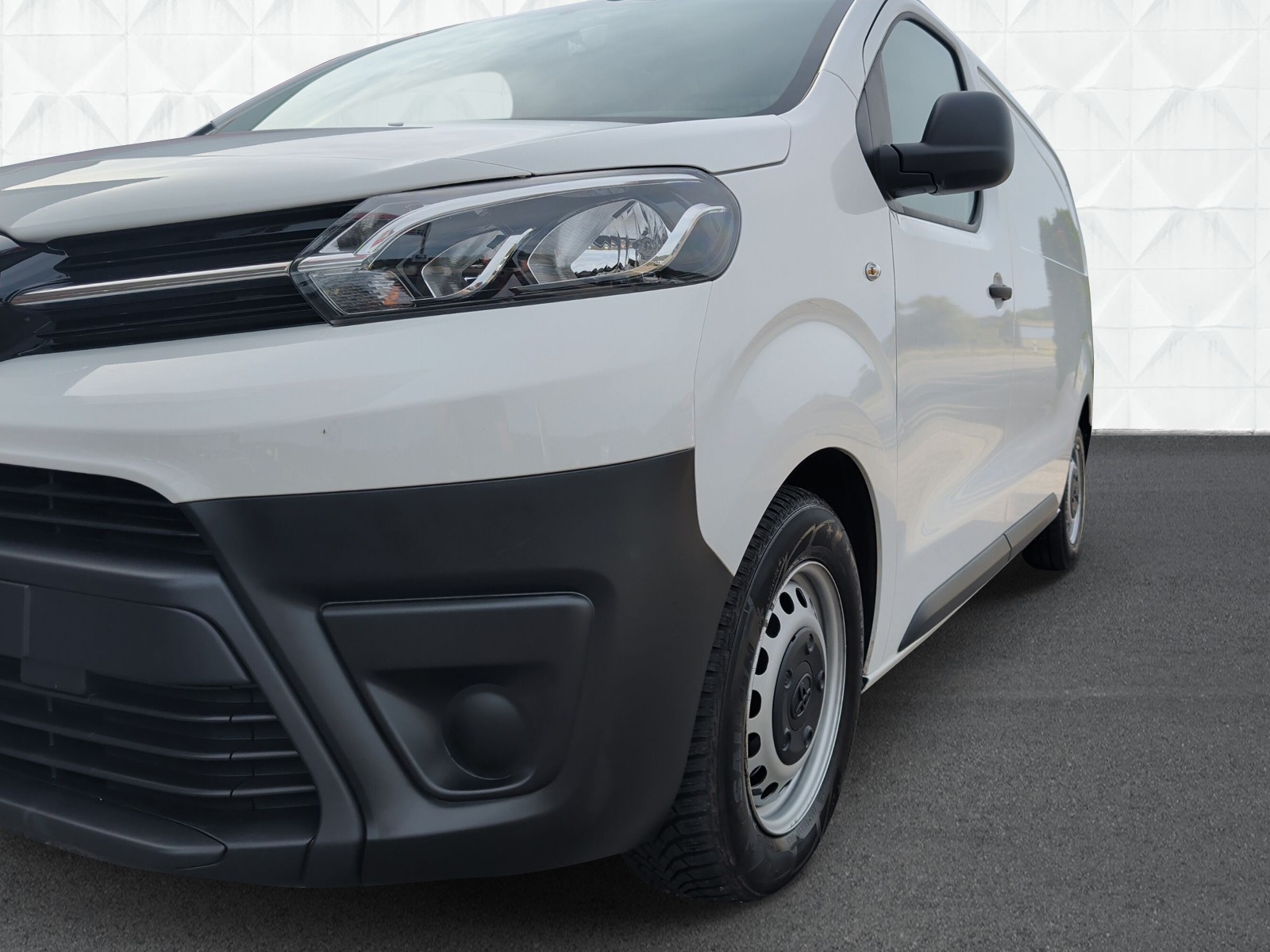 TOYOTA Proace 1.5D Panel Van Medium Active-image-5