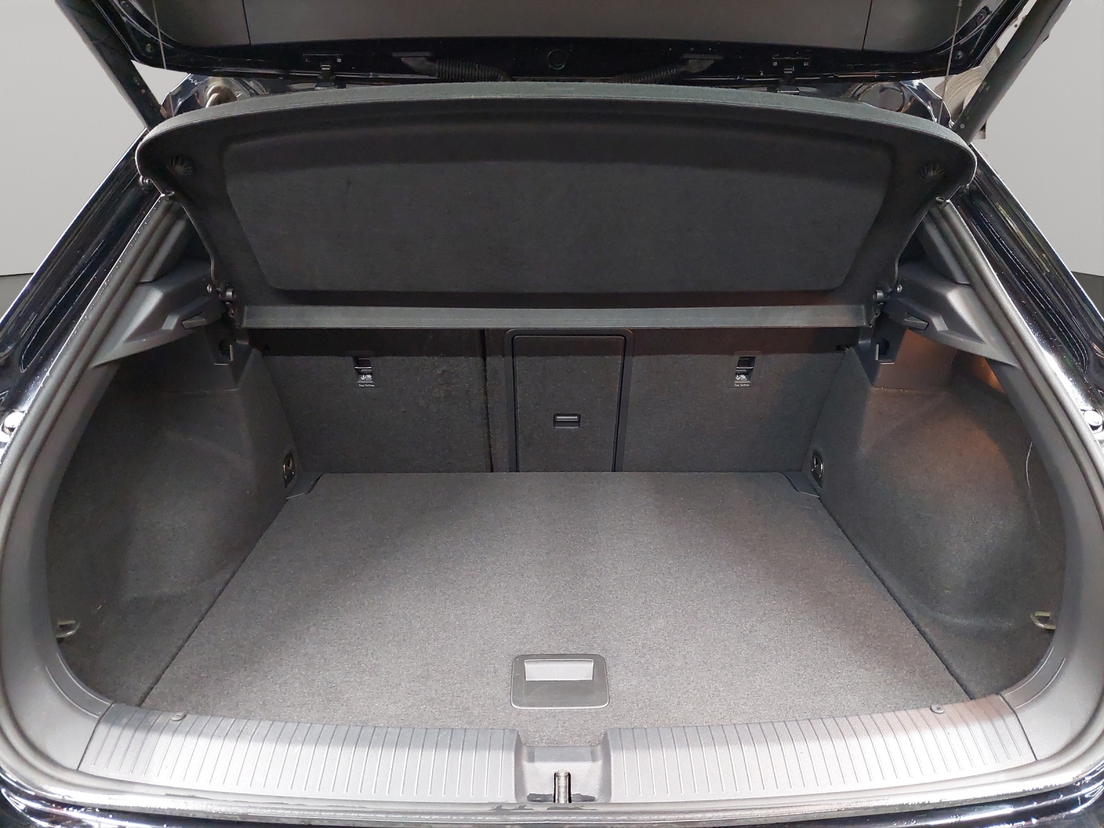 VW T-Roc 2.0 TSI R DSG 4Motion-image-10