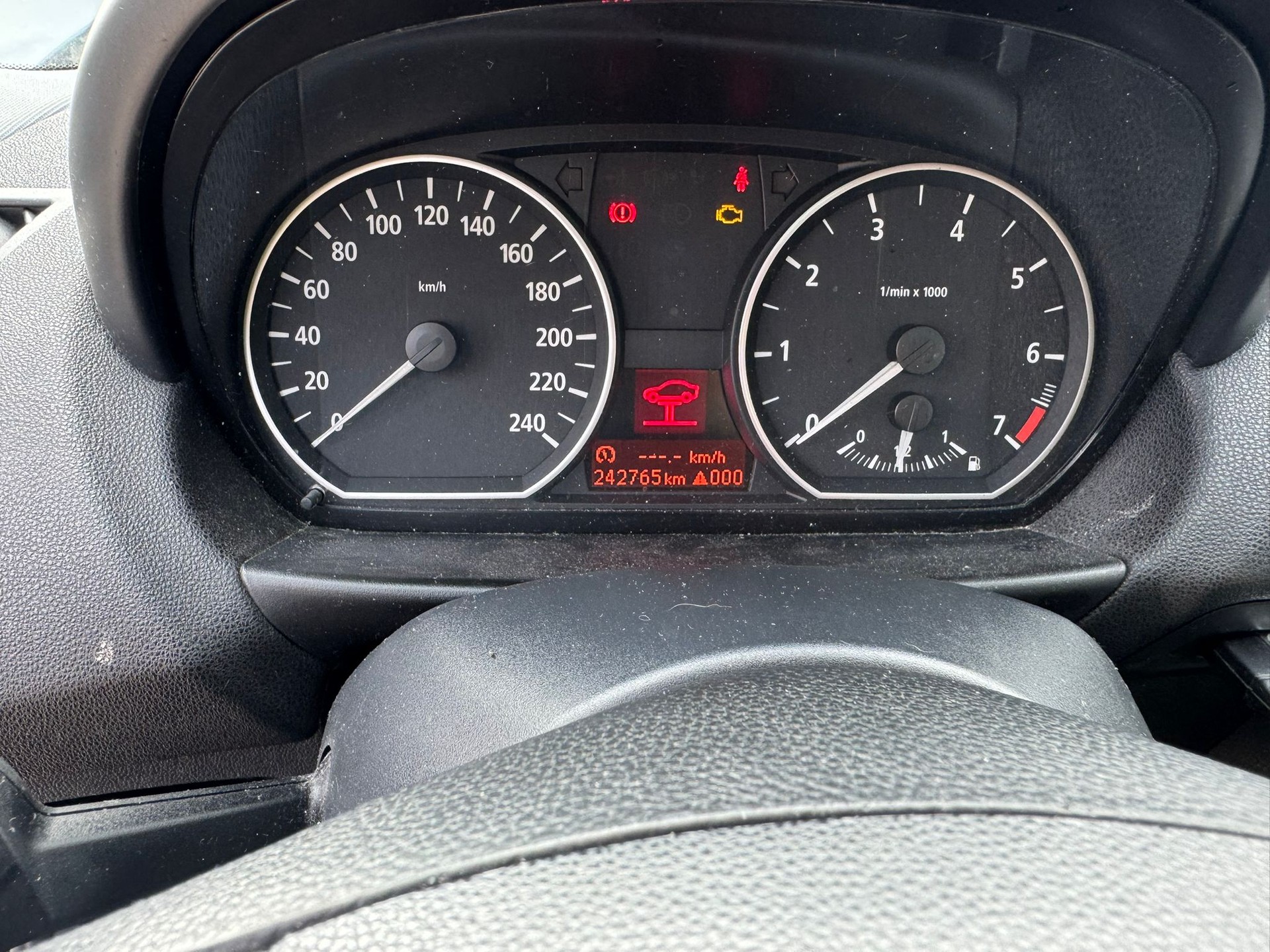 BMW 118i-image-14