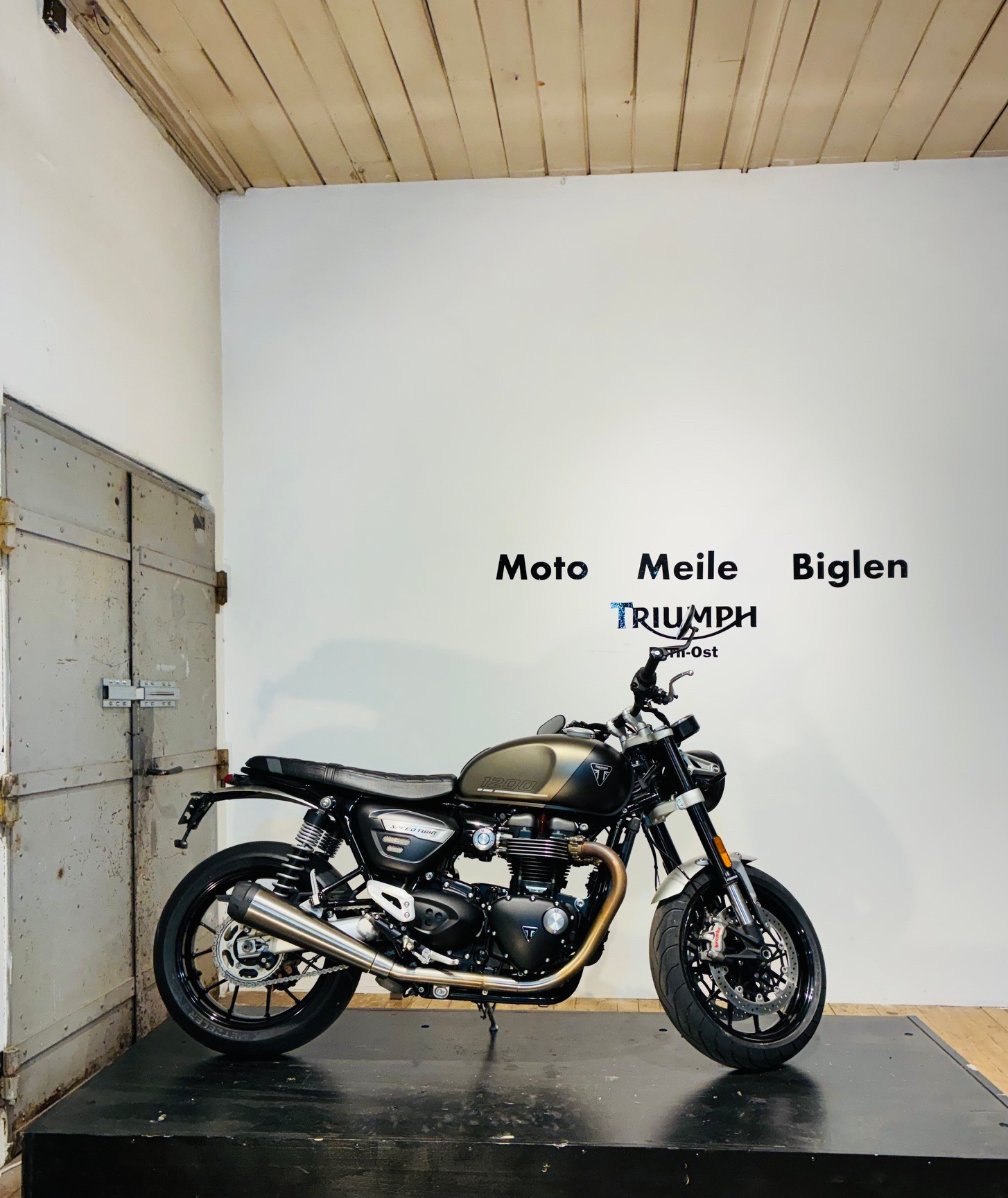 TRIUMPH Speed Twin 1200-showroom-element-3
