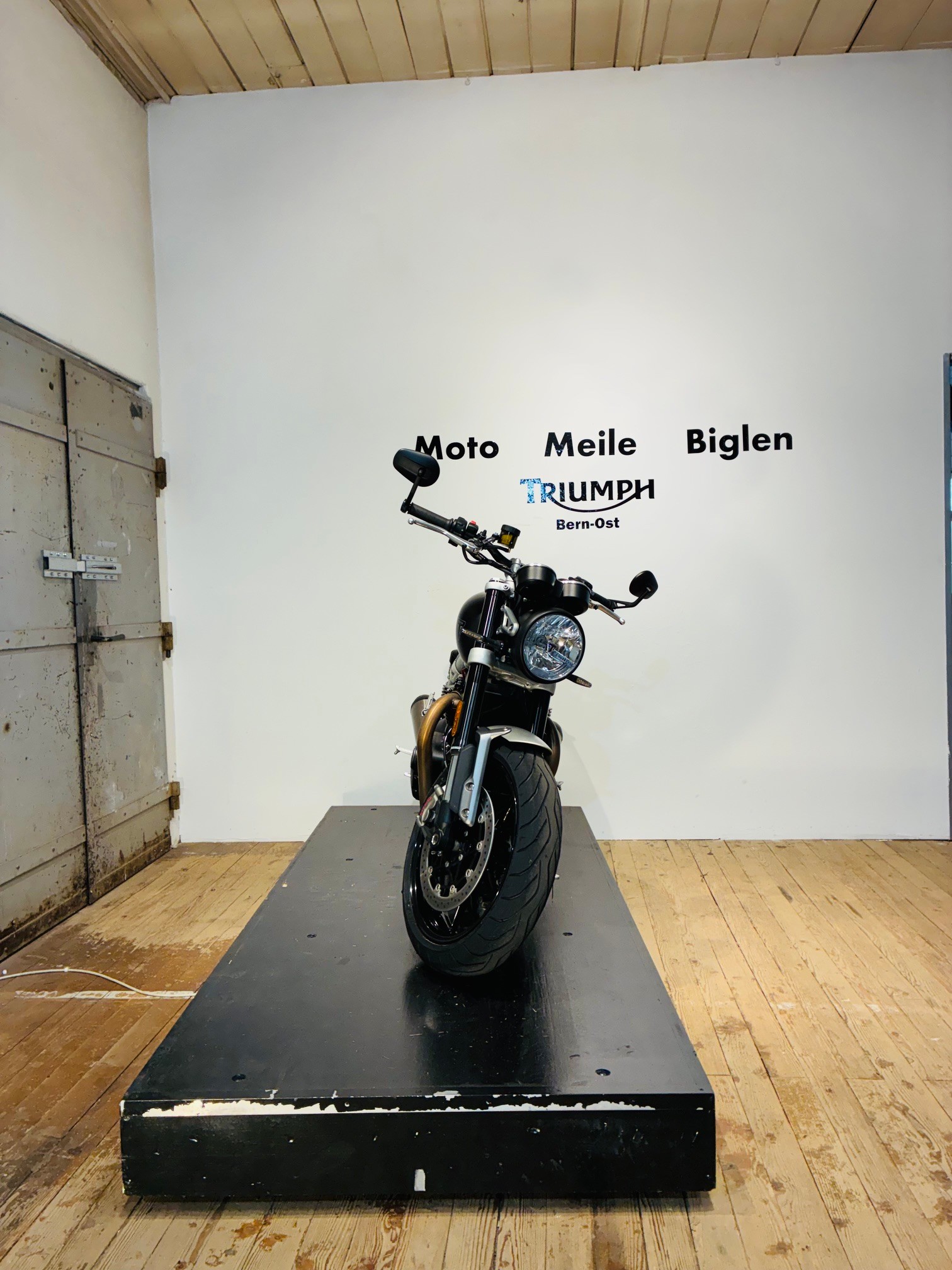 TRIUMPH Speed Twin 1200-showroom-element-2