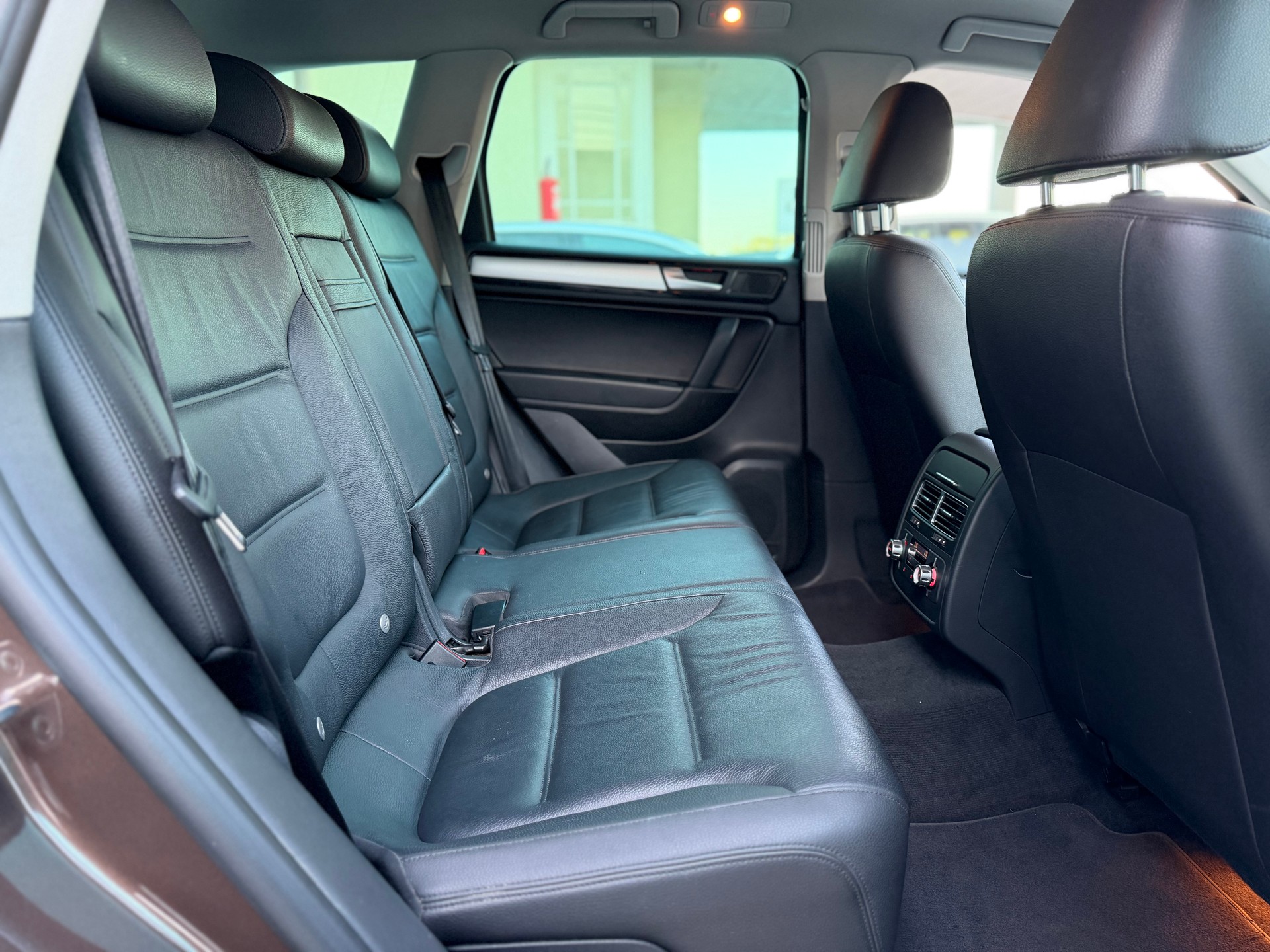 VW Touareg 3.0 TDI BlueMotion Technology Tiptronic-image-10