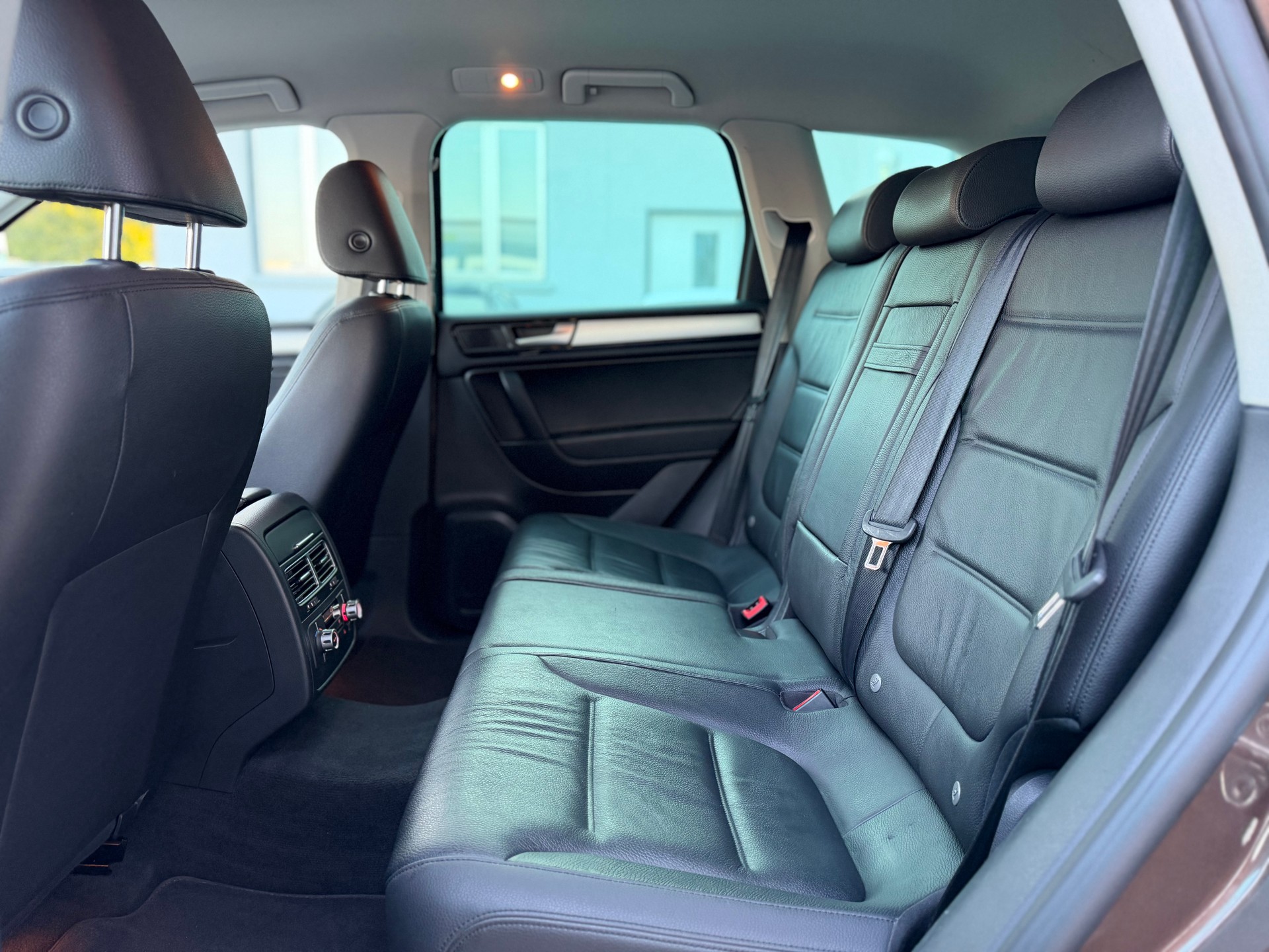 VW Touareg 3.0 TDI BlueMotion Technology Tiptronic-image-8