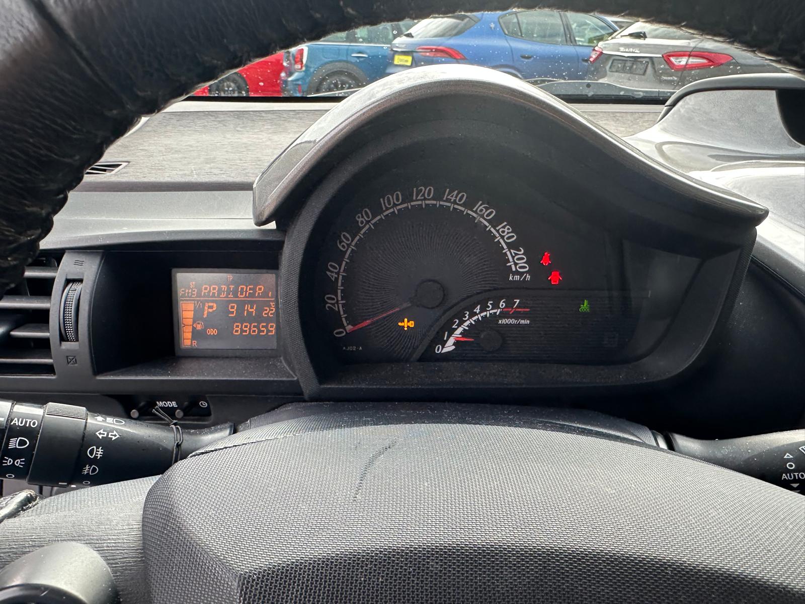 TOYOTA iQ3 1.33 Dual VVT-i Multidrive-image-8