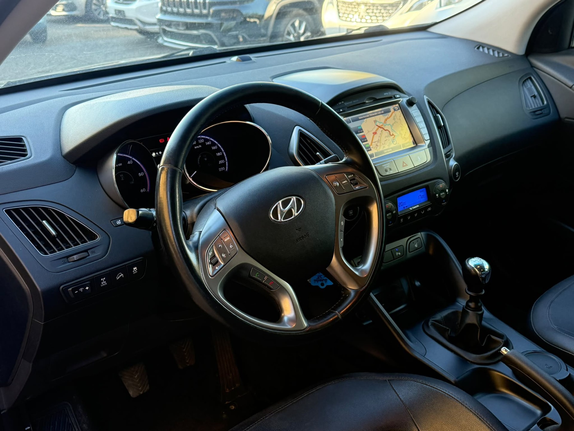 HYUNDAI iX 35 2.0 CRDi Style 4WD-image-7