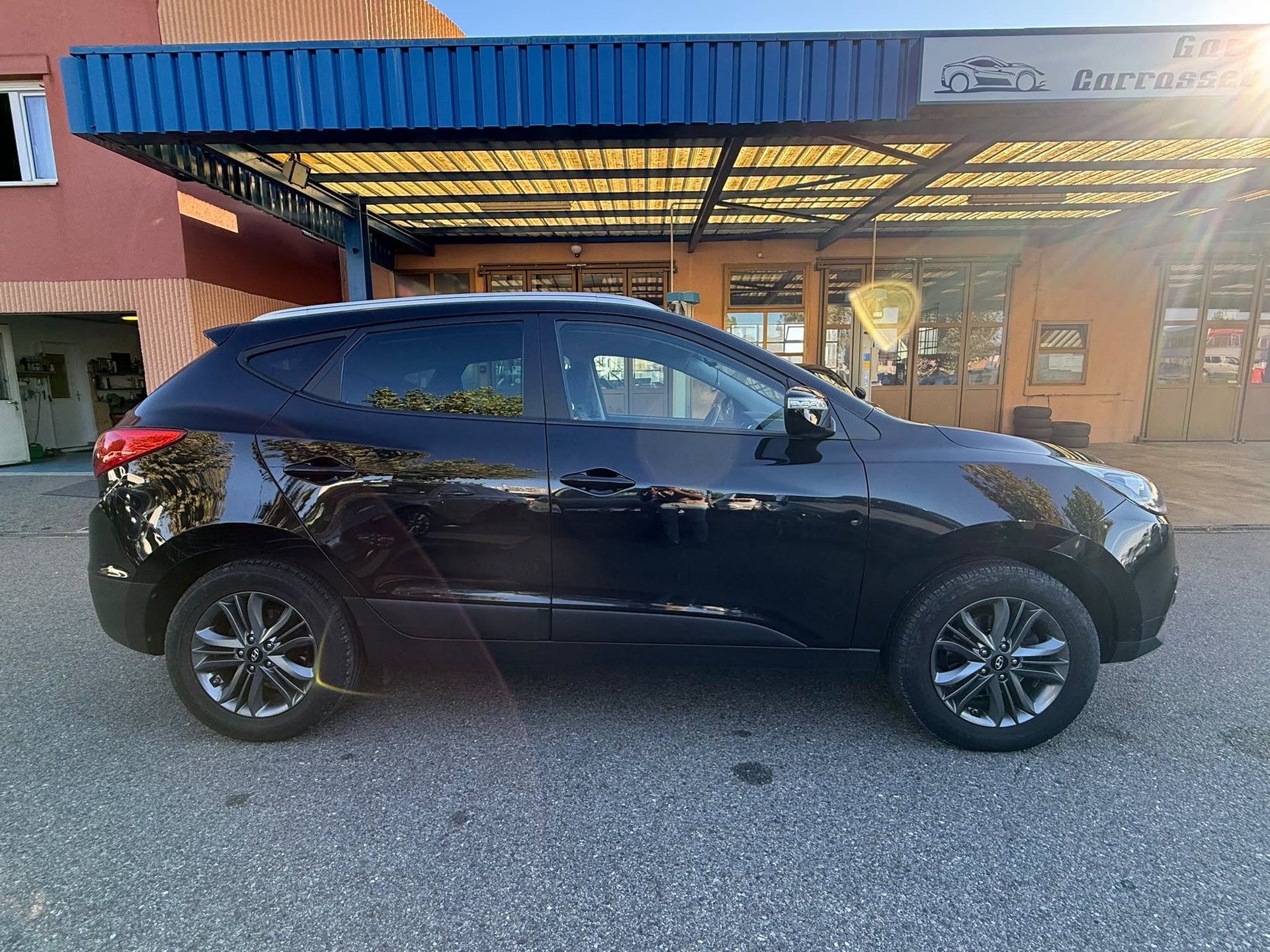 HYUNDAI iX 35 2.0 CRDi Style 4WD-image-2